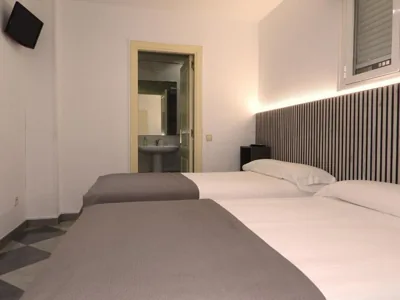 HOSTAL HENARES — foto 2