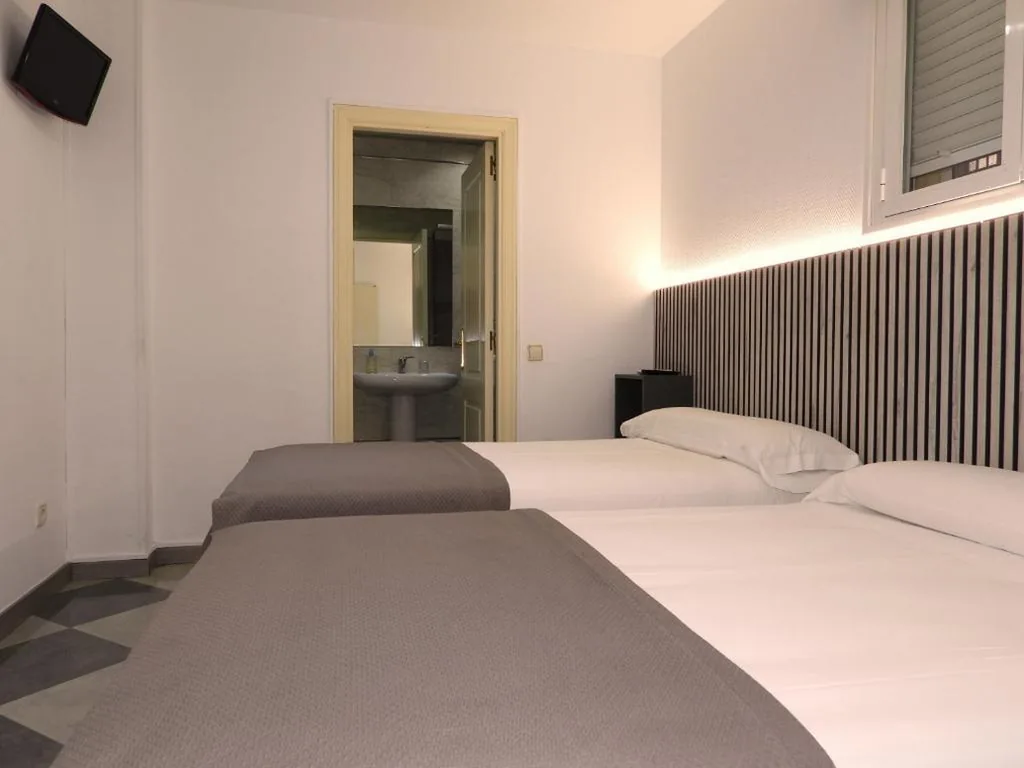 HOSTAL HENARES
