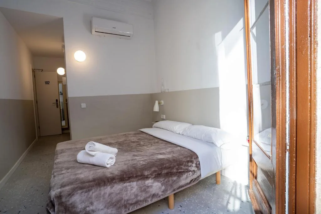 ダブルルーム — Hostal Hera