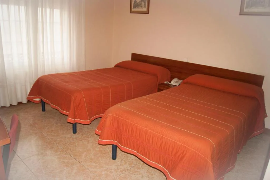 Doppelzimmer mit 2 Einzelbetten — Hostal Hermanos Gutierrez