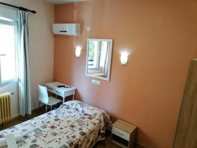 Hostal Hernan Cortes — foto 7