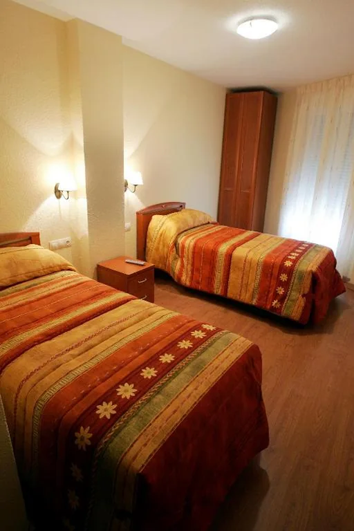 Chambre Double - 2 lits — Hostal Hispanico II