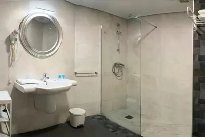 Hostal Hispano — Foto 3