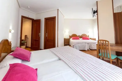 Hostal Hispano — Foto 7