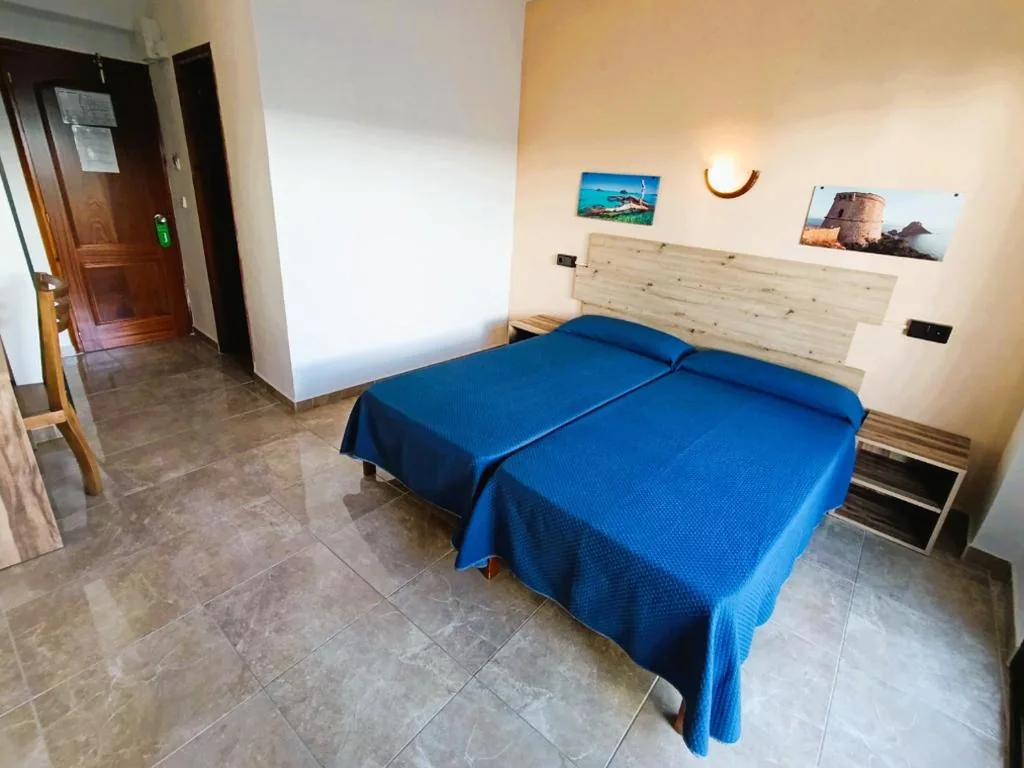 Camera Doppia con 2 letti — Hostal Horizonte