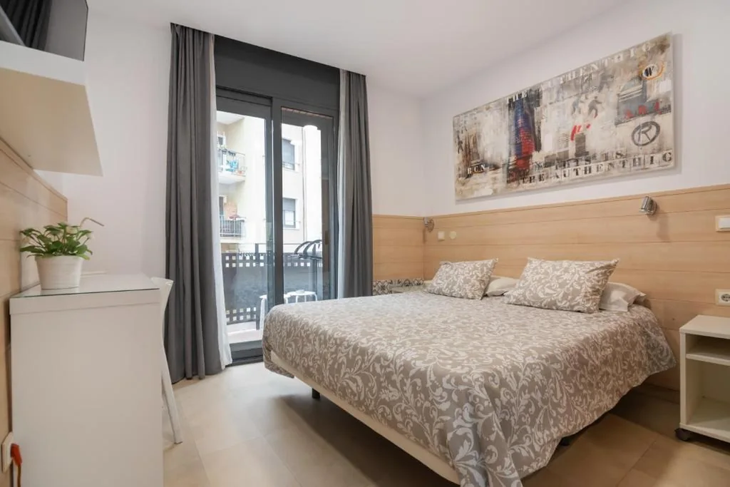 Hostal House