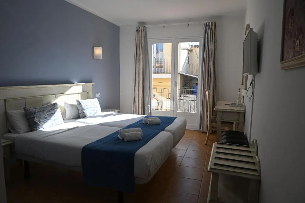 エコノミーダブルルーム（ベッド1台または2台） — Hostal HPC Porto Colom