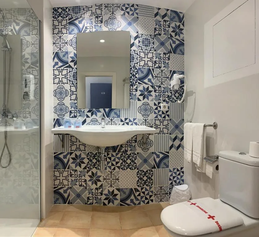 大型ダブルルーム — Hostal HPC Porto Colom