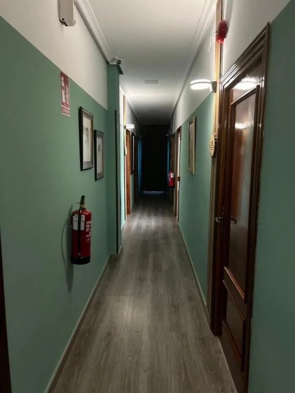 Quadruple Room with Private Bathroom — Hostal imperio