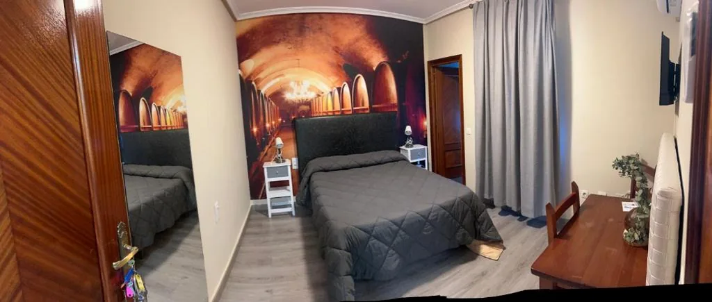 Double Room with Bathroom - 1 or 2 Beds — Hostal imperio