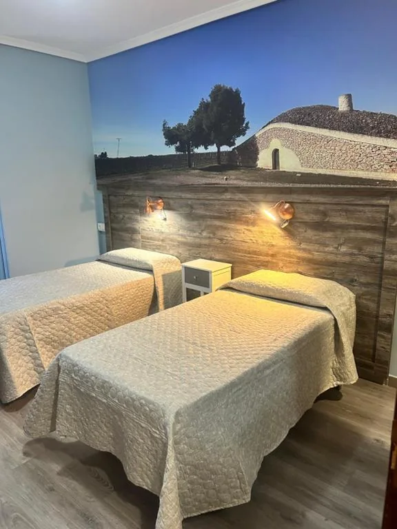 Standard Double Room - 2 Beds — Hostal imperio