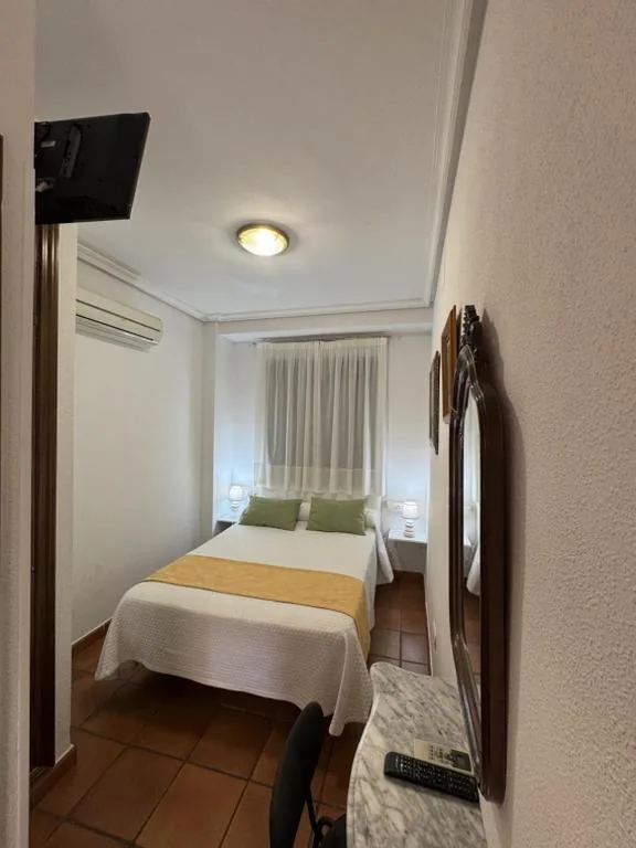 ダブルルーム — Hostal Infantes