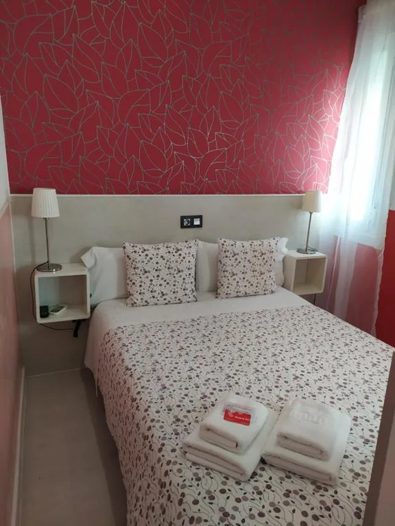 Habitación Doble Pequeña — Hostal Inn Madrid
