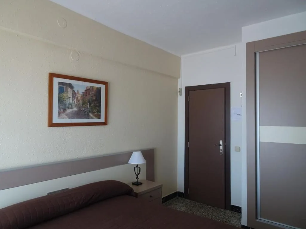 Camera doppia con bagno privato - 1 o 2 letti — Hostal Internacional
