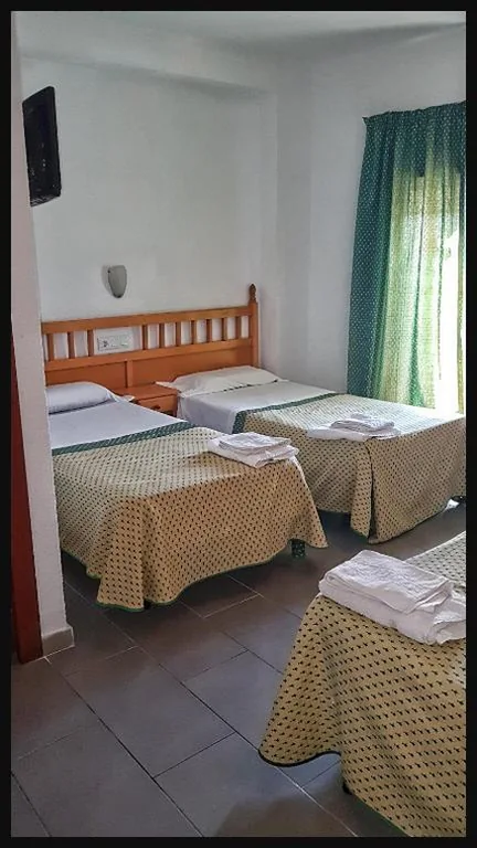 4人部屋 — Hostal Isabel