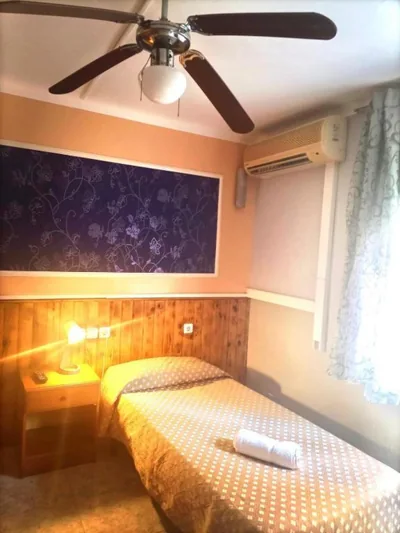 Hostal Isla Cristina Mataro — foto 12