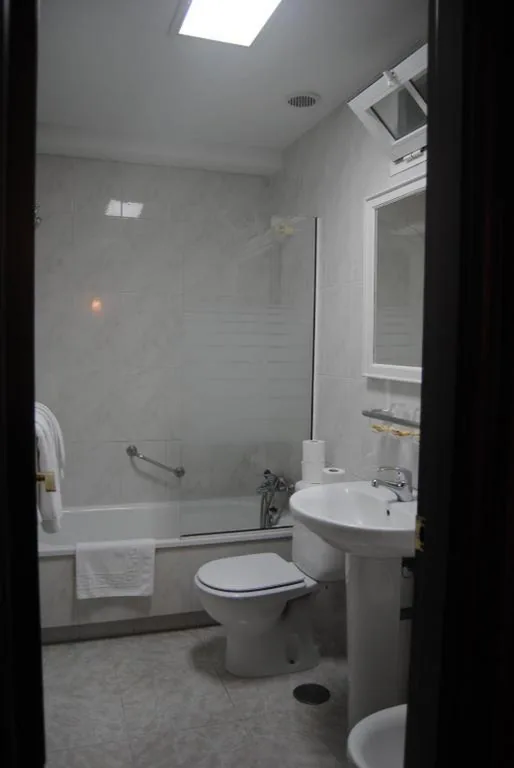 Camera Doppia - 1 o 2 letti — Hostal Italia
