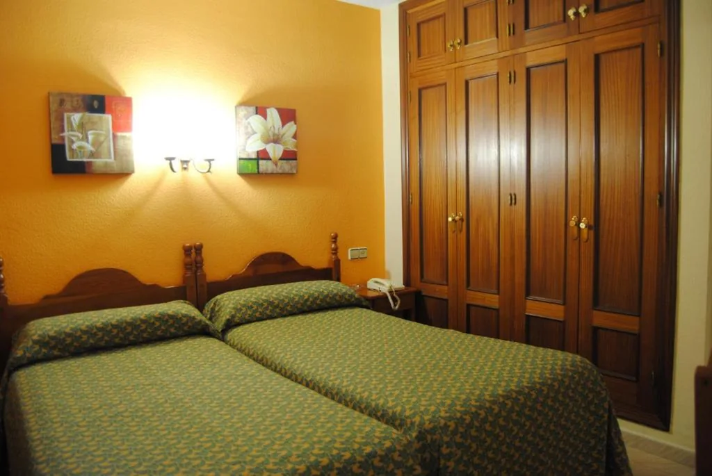 Camera Singola — Hostal Italia