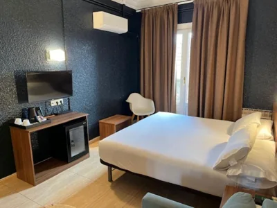 Hostal Iznájar Barcelona — foto 4