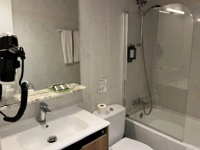 Hostal Iznájar Barcelona — foto 7