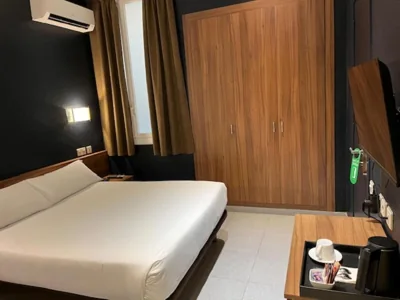 Hostal Iznájar Barcelona — foto 12