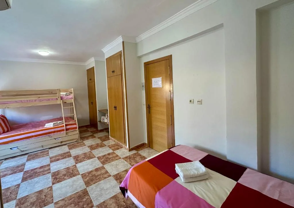 Habitación Familiar — Hostal J&C