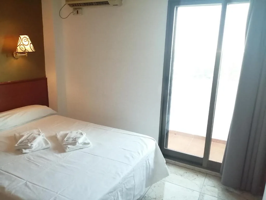 Habitación Doble — Hostal Jaime I