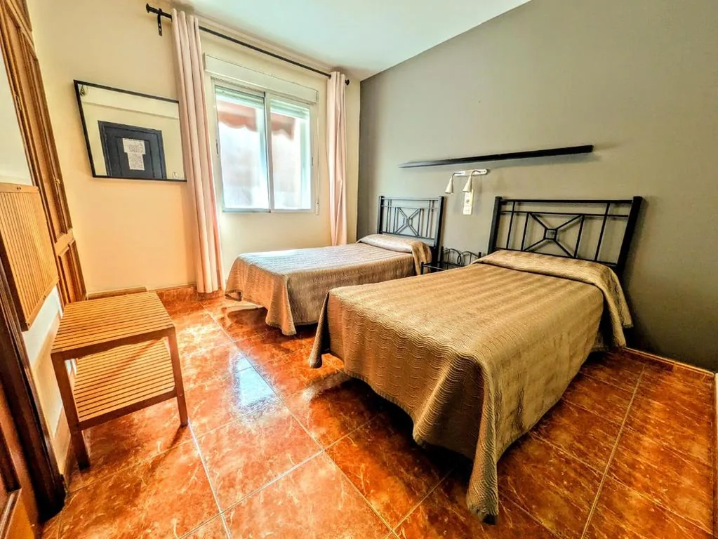 Doppelzimmer - 1 oder 2 Betten — Hostal Jentoft