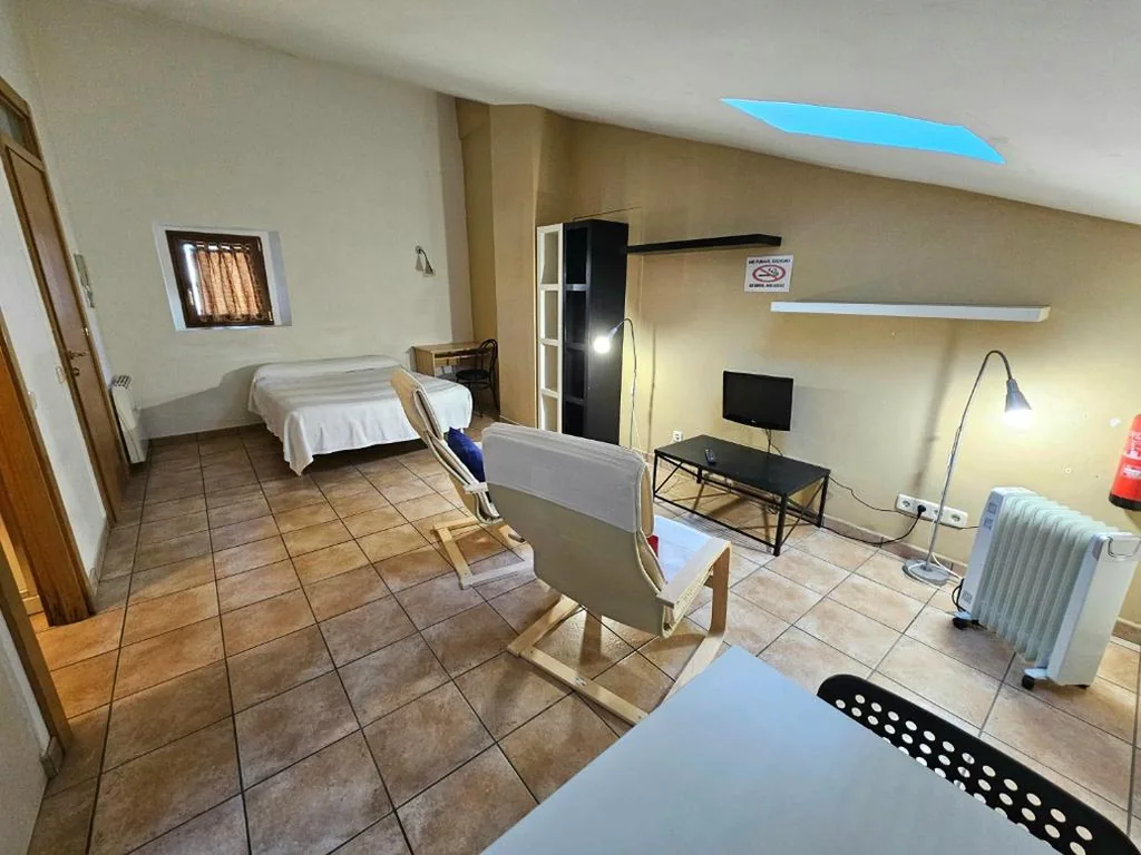 Dachgeschoss-Apartment — Hostal JP y Estudios
