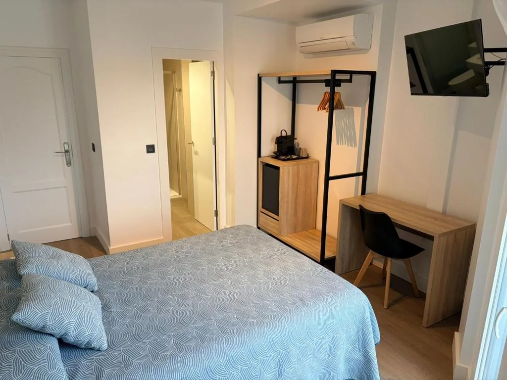 Habitación Doble - 1 o 2 camas — Hostal Juan Carlos