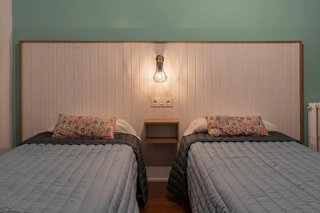 Double Room with Private Bathroom — Hostal Julio Cesar