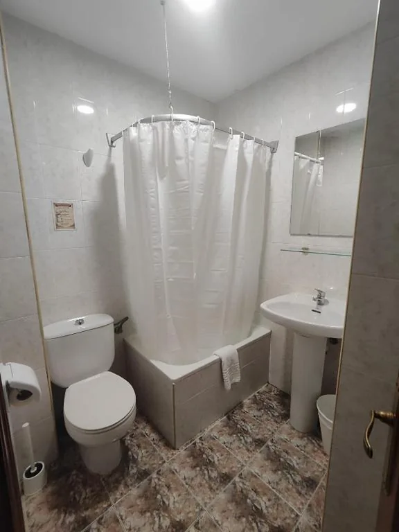 Camera Doppia con balcone — Hostal La Alberca