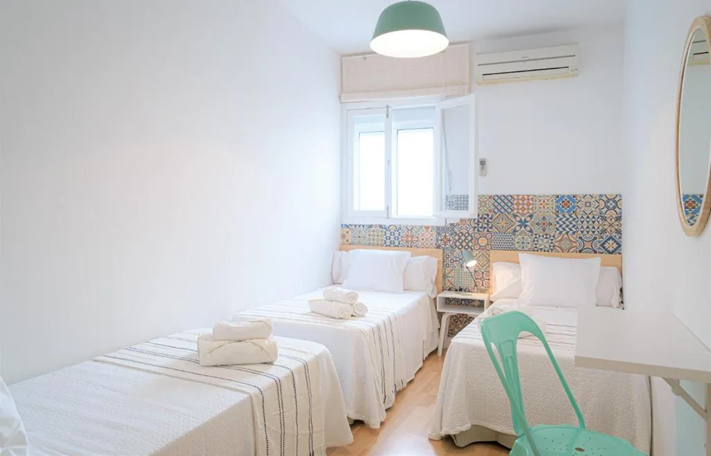 Habitación Triple — Hostal La Calzada