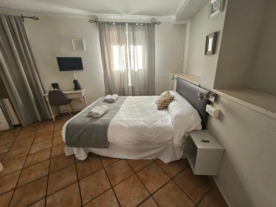 Hostal La Campana — foto 9