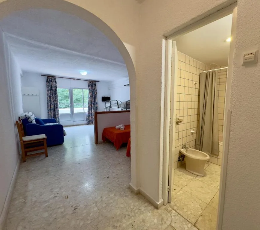 Quarto Familiar com terraço — HOSTAL LA CAÑADA RUIDERA