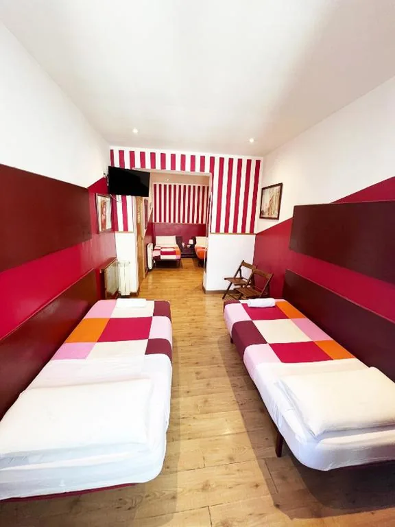 Vierbettzimmer mit Gemeinschaftsbad — Hostal La Casa de La Plaza