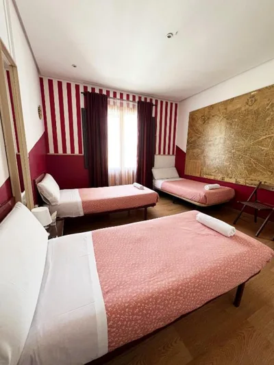 Hostal La Casa de La Plaza — Foto 9