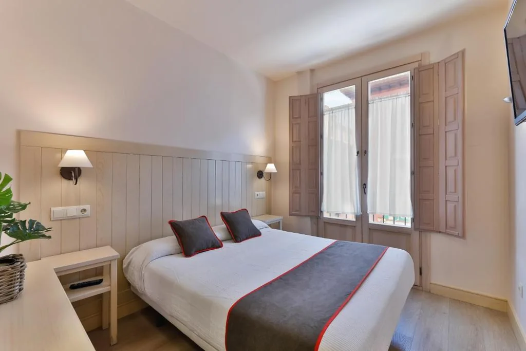 Habitación Doble — Hostal La Chata by Vivere Stays