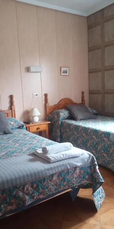 单人间 — Hostal La Collada de Aralla