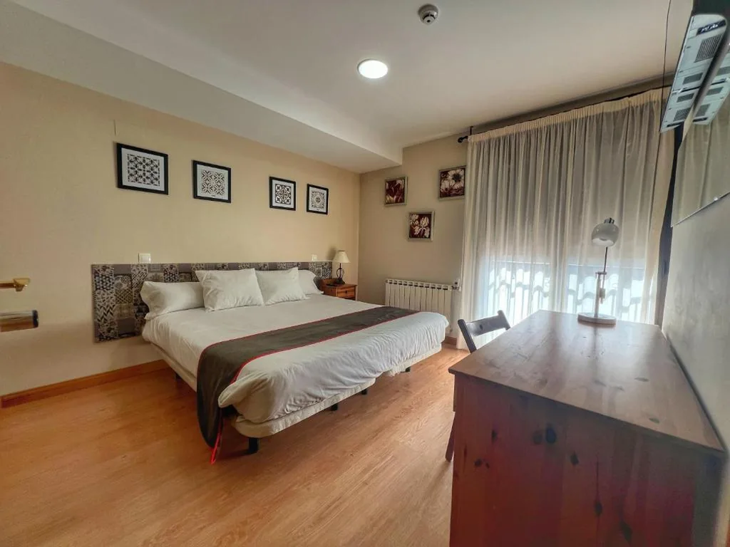 Habitación Doble - 1 o 2 camas — Hostal la Colmena