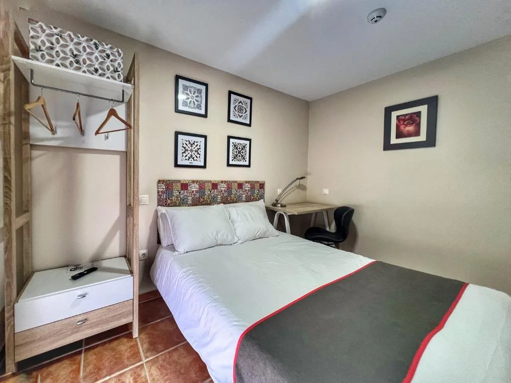 Habitación Doble — Hostal la Colmena
