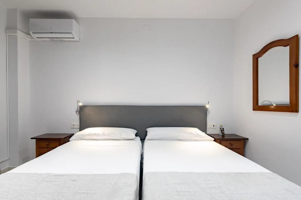ツインルーム — Hostal La Costa