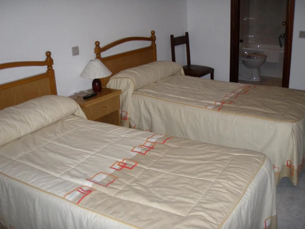 Camera tripla — Hostal la Cuesta