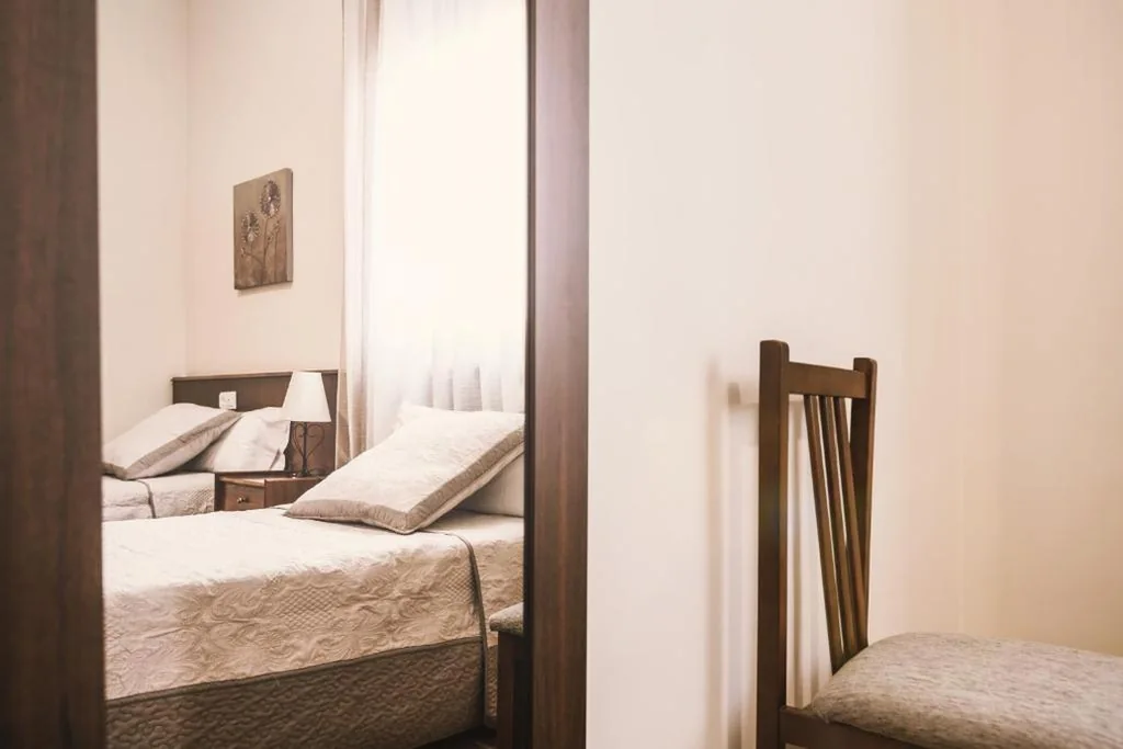 Chambre double avec vue sur la montagne — Hostal La Dehesa