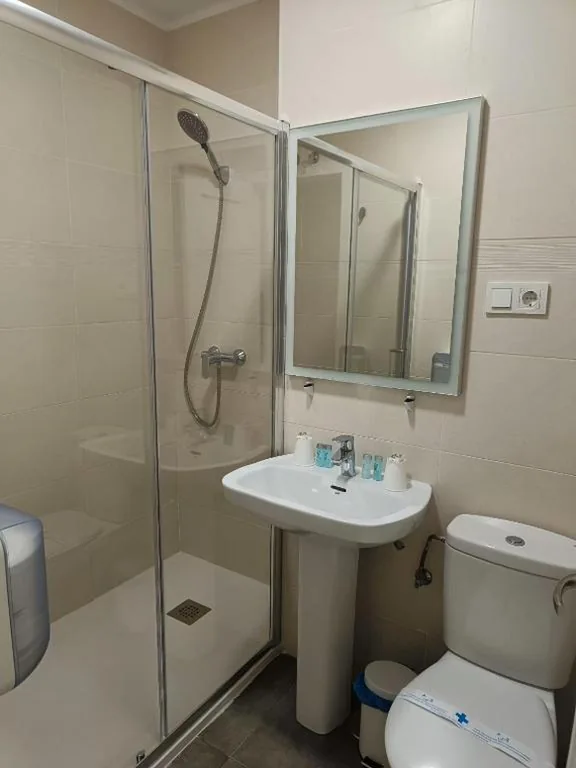 Quarto Duplo com 2 Camas — Hostal La Ermita