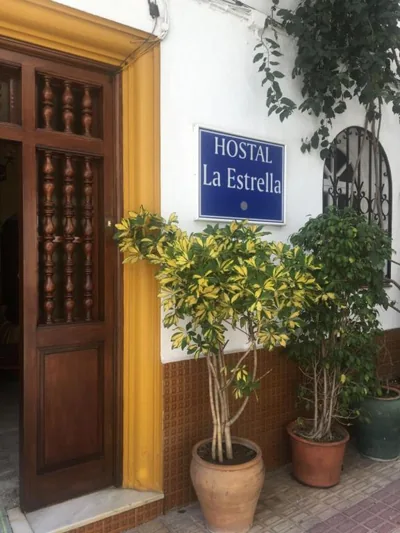 Hostal La Estrella — Foto 9
