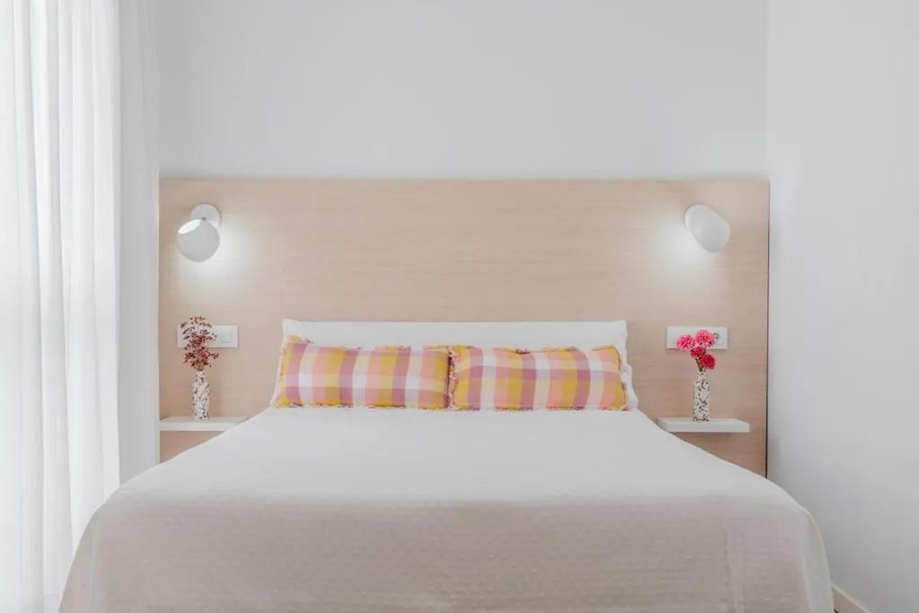 标准双人间 — Hostal La Isla