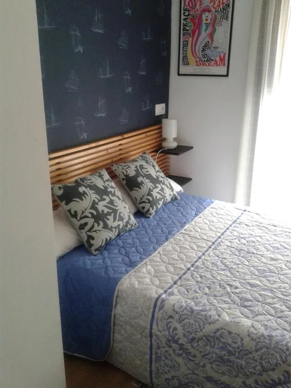 Habitación Doble Pequeña — Hostal La Lluna