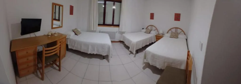 Driepersoonskamer — Hostal La Madrileña