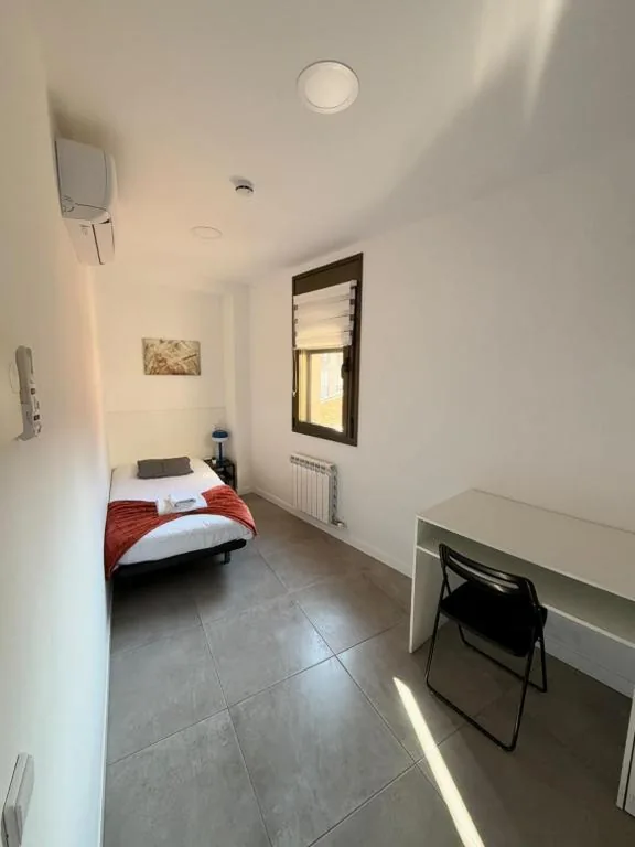 専用バスルーム付きシングルルーム — Hostal La Masia